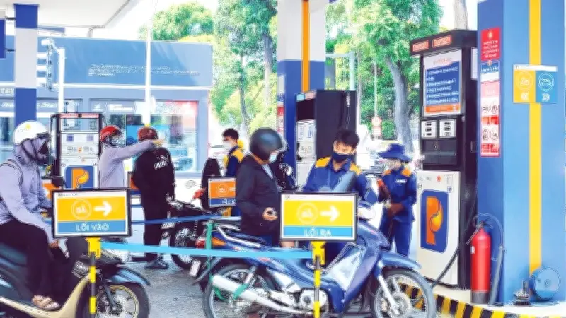 Doanh nghiệp xăng dầu sẵn sàng cho lộ trình xăng E10 mới