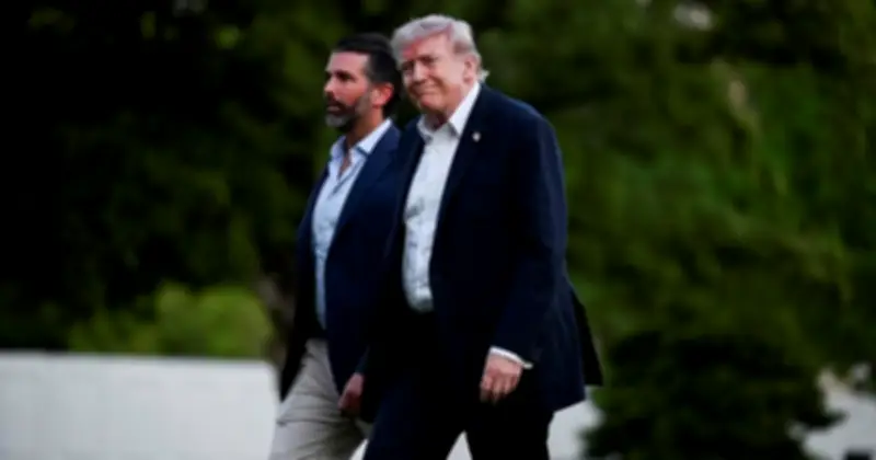Donald Trump không dự đám cưới con trai vì ưu tiên công việc chính phủ
