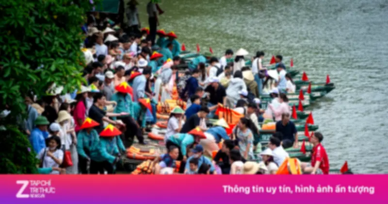 Du khách bỏ cuộc đi thuyền Tràng An vì quá tải dịp lễ 30/4