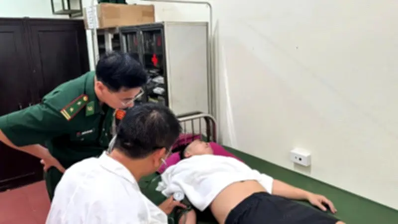 Du khách Hà Nội suýt chết đuối tại bãi biển Nhật Lệ, may nhờ cứu hộ kịp thời