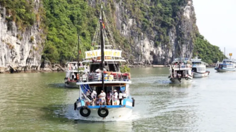 Du lịch Quảng Ninh tăng trưởng mạnh năm 2026, doanh thu 4 tháng đầu năm đạt 21.639 tỷ đồng