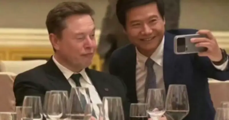 Elon Musk gây sốt với biểu cảm 'khó đỡ' và khoảnh khắc đời thường tại Trung Quốc