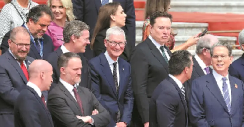 Elon Musk, Tim Cook cùng dàn CEO Mỹ tháp tùng ông Trump tới Trung Quốc