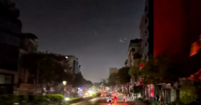 EVN Hà Nội lên tiếng về tình trạng mất điện giữa đêm nắng nóng