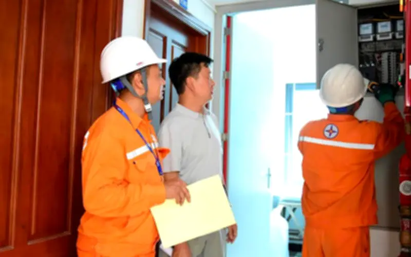EVNHANOI tăng cường bảo vệ quyền lợi người thuê nhà về giá điện
