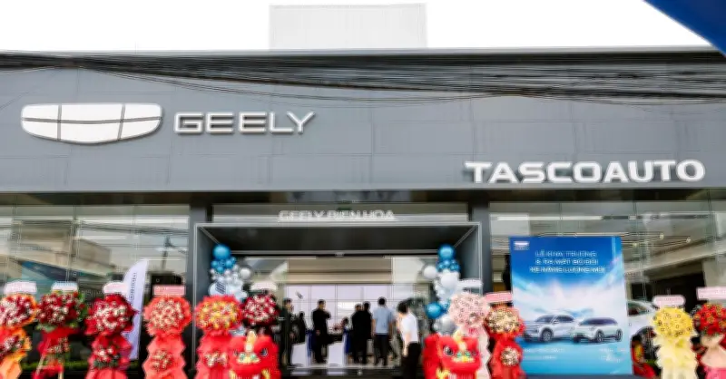 Geely mở rộng mạng lưới, nhận cọc Coolray và Okavang