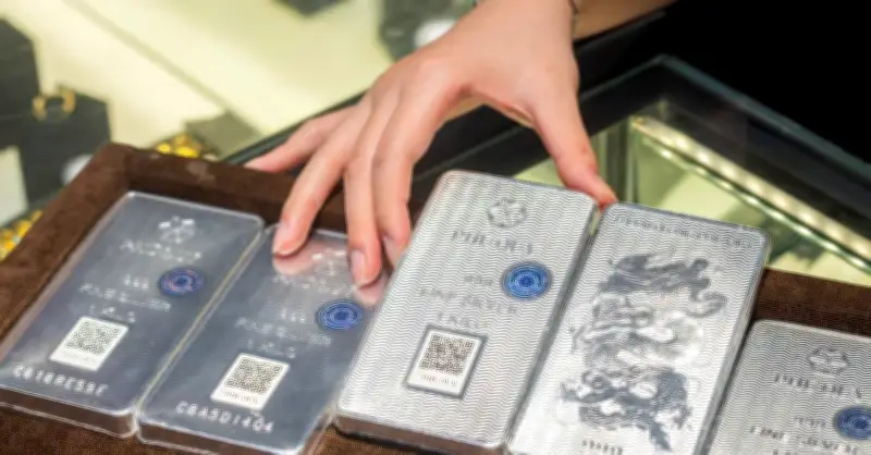 Giá bạc hôm nay 16/5/2026 giảm gần 8 triệu đồng/kg