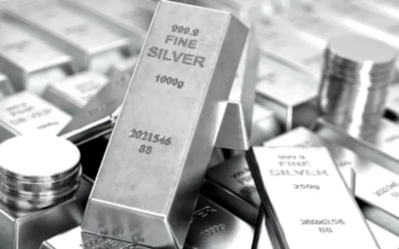 Giá bạc trong nước giảm mạnh, bạc thỏi mất tới 4 triệu đồng/kg