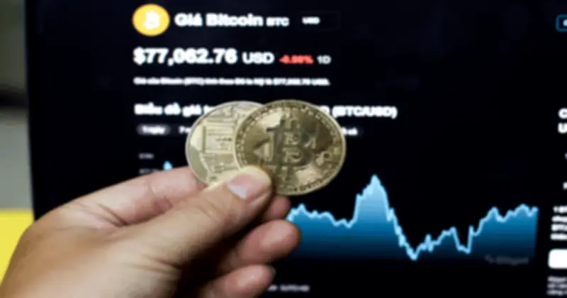 Giá Bitcoin hôm nay giảm về 77.062 USD, dòng vốn rút mạnh