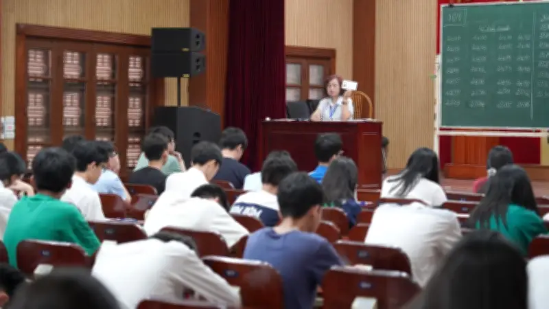 Gợi ý giải đề thi Toán vào lớp 10 chuyên Khoa học Tự nhiên 2026-2027
