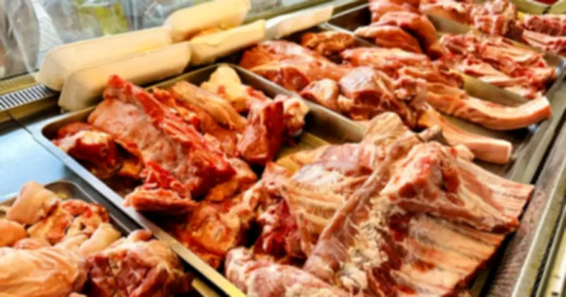 Giá heo hơi miền Bắc chạm 70.000 đồng/kg, miền Nam trái chiều