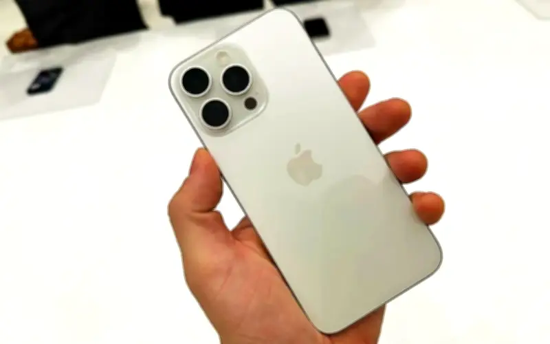 Giá iPhone cũ giảm sốc, rẻ kỷ lục: iPhone 12 Pro Max, iPhone 15 Pro còn bao nhiêu?