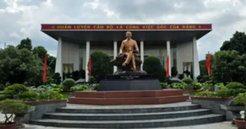 Giữ lòng trong sáng theo tư tưởng Hồ Chí Minh trong giảng dạy lý luận chính trị