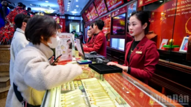 Giá vàng trong nước đi ngang, vàng thế giới tăng mạnh tuần qua