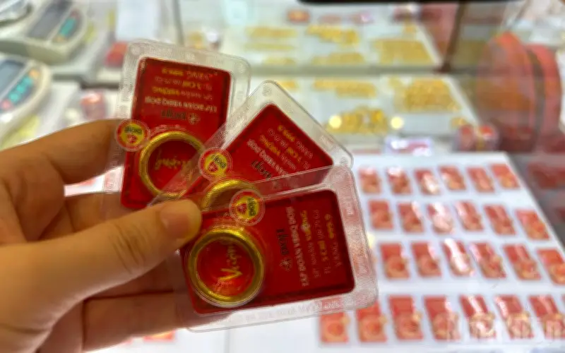Giá vàng trong nước sáng 11/5 đồng loạt giảm mạnh, vàng miếng SJC mất 1,6 triệu đồng