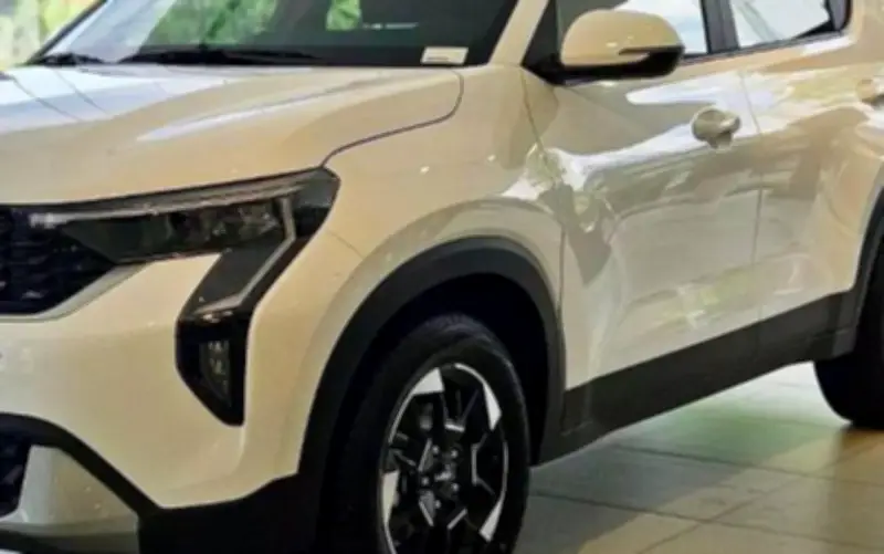 Giá xe Kia giảm cực mạnh, SUV Kia Sonet rẻ ngang sedan hạng B