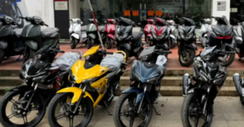 Giá xe máy đầu tháng 5: Xe côn tay hot khan hàng, chênh cao tại đại lý