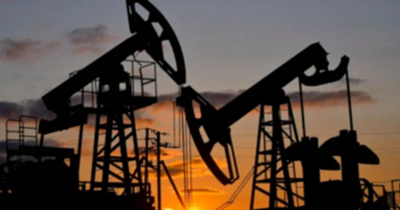 Giá xăng dầu hôm nay 1/5: Dầu Brent tăng lên 114 USD/thùng