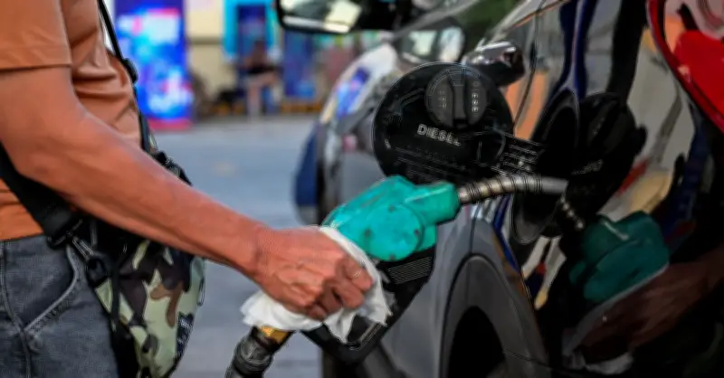 Giá xăng dầu hôm nay 16/5: Dầu diesel giảm mạnh 1.562 đồng/lít từ đỉnh