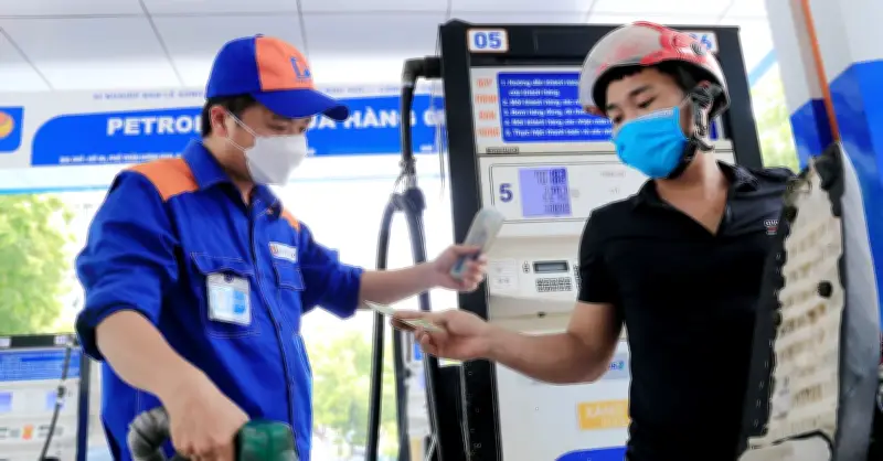 Giá xăng dầu hôm nay 28/5: Thế giới giảm sâu, trong nước chiều nay điều chỉnh