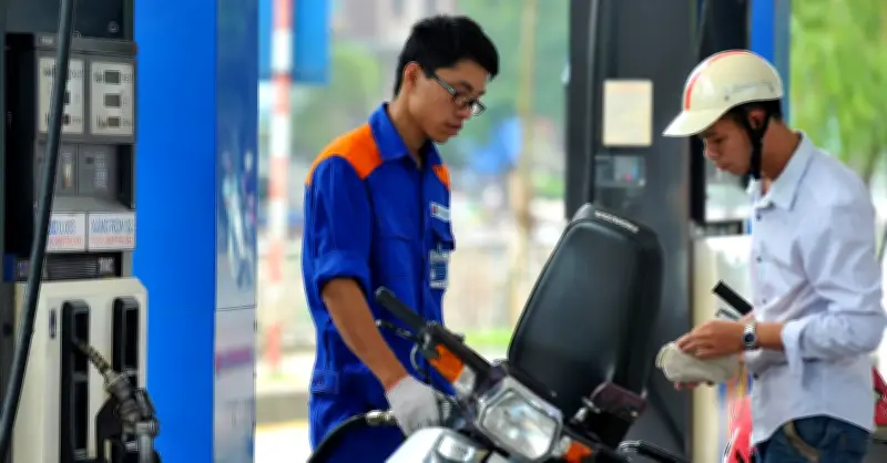Giá xăng dầu hôm nay 5/5: Thế giới tăng nhanh, trong nước duy trì mức thấp