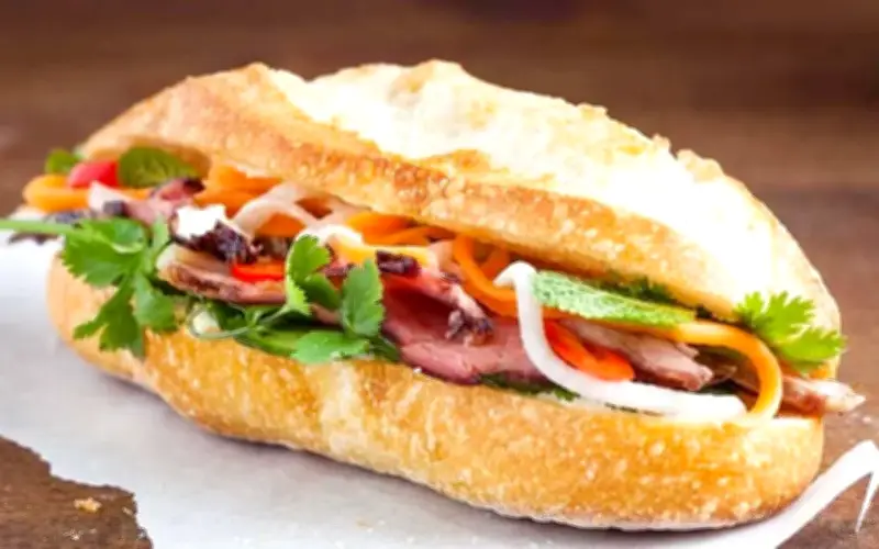 Gia Lai: 39 người nghi ngộ độc bánh mì, 12 trẻ em nhập viện