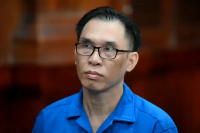 Gia đình đại gia Đinh Trường Chinh: Anh trai vào tù, chị gái vướng lệnh truy nã