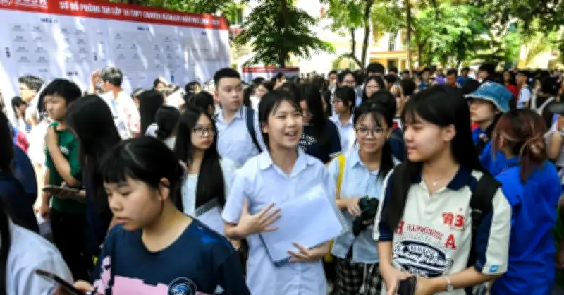 Gần 6.000 thí sinh đăng ký thi vào hai trường chuyên ĐH Quốc gia Hà Nội
