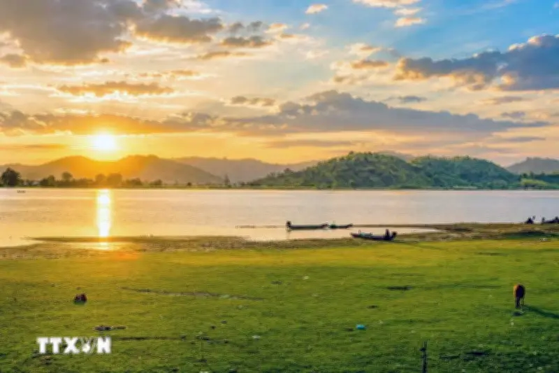 Hồ Lắk: Hồ nước ngọt tự nhiên lớn nhất và đẹp nhất Tây Nguyên