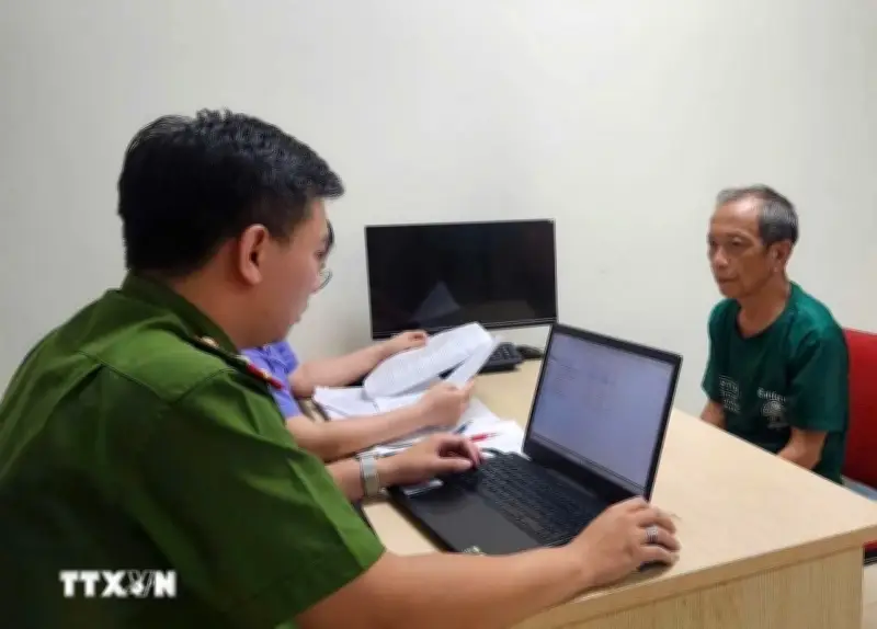 Hà Nội bắt thầy y lừa chữa bệnh bằng nước ion kiềm, giao dịch gần 100 tỷ đồng