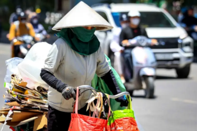 Hà Nội: Chào đón đợt nắng nóng gay gắt đầu mùa
