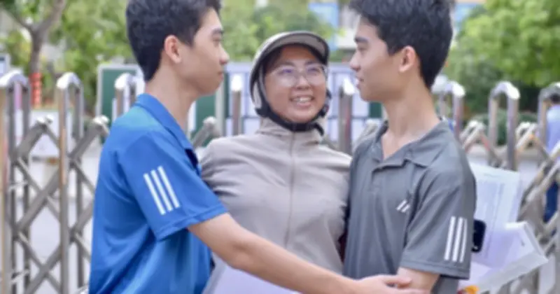 Hà Nội: Hơn 123.000 thí sinh hoàn thành môn ngoại ngữ, nhiều em tự tin đạt điểm 10