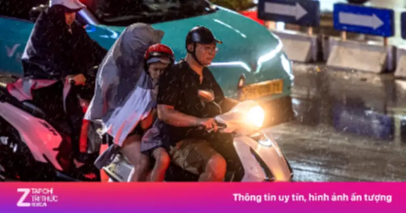 Hà Nội đón 'mưa vàng' giải nhiệt sau chuỗi ngày nắng nóng kỷ lục