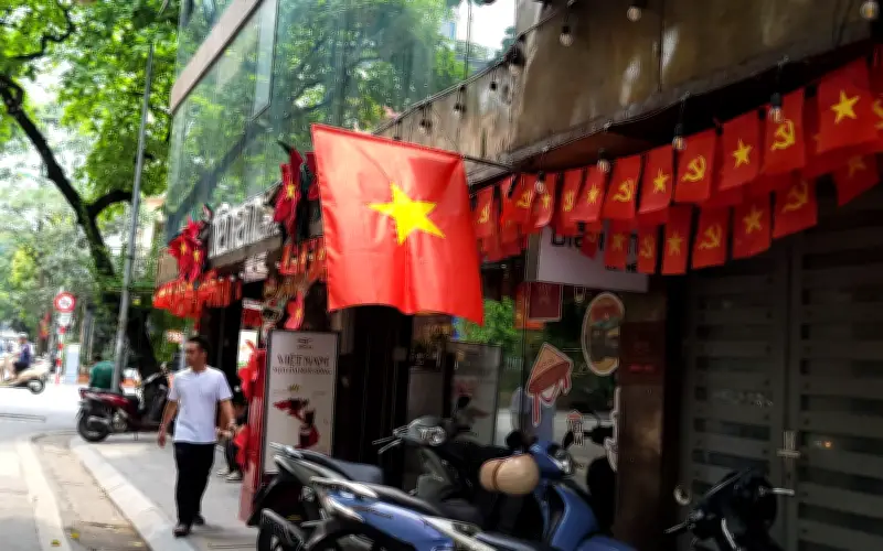 Hà Nội đề nghị treo cờ Tổ quốc dịp kỷ niệm 136 năm ngày sinh Chủ tịch Hồ Chí Minh