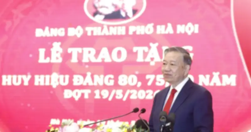 Hà Nội trao Huy hiệu 80, 75, 70 năm tuổi Đảng cho 34 đảng viên lão thành