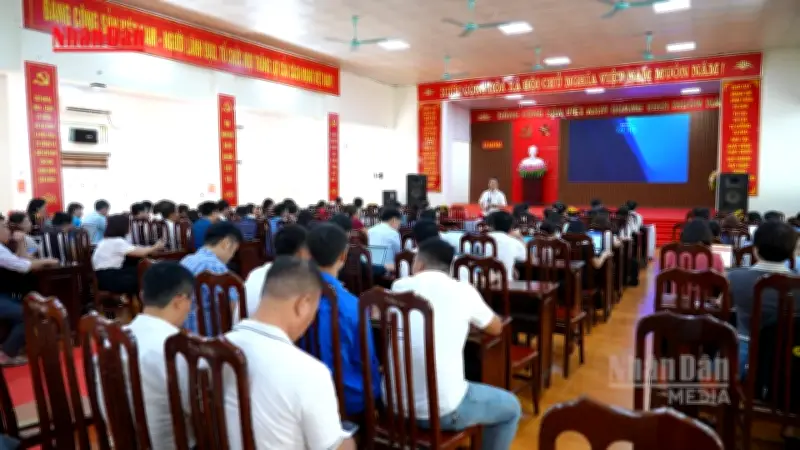 Hà Nội đẩy mạnh chuyển đổi số, nâng cao kỹ năng số cho cán bộ