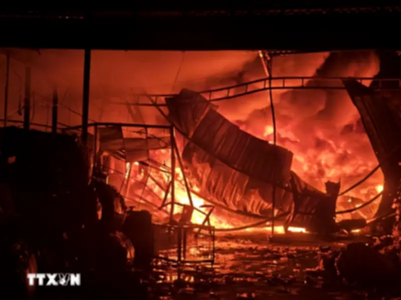 Hỏa hoạn lớn tại công ty sản xuất nhựa trong KCN Bình Xuyên
