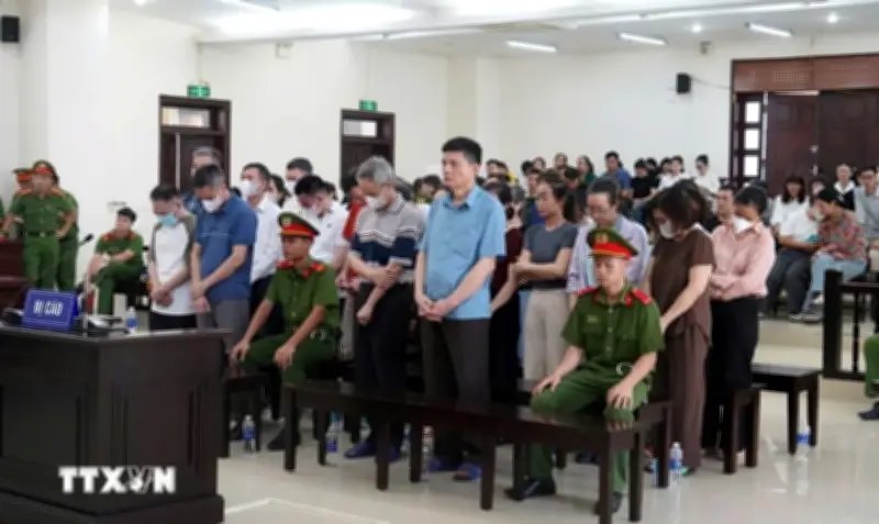Hai cựu Cục trưởng Cục An toàn thực phẩm và các bị cáo được giảm án