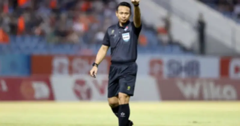 Hai trọng tài ngoại cầm còi trận cầu quyết định tại V-League vòng 25