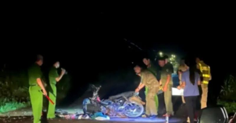 Hai xe máy va chạm trong đêm, 3 người thương vong ở TPHCM