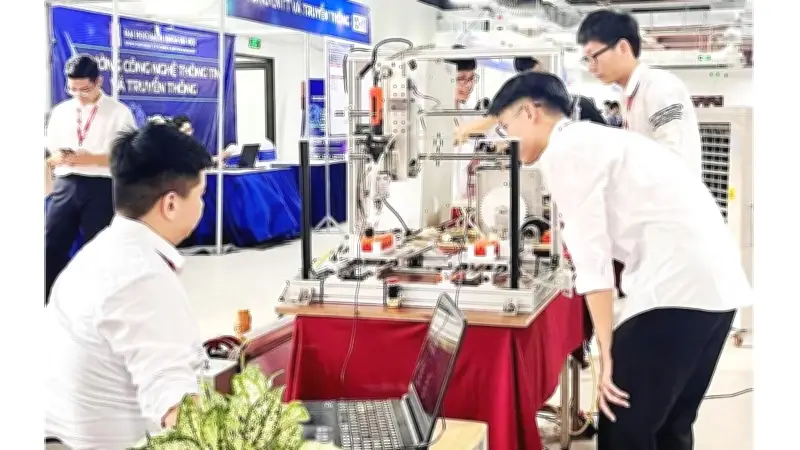 Học bổng 5 triệu/tháng cho sinh viên ngành khoa học cơ bản, công nghệ chiến lược