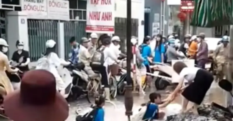 Học sinh rơi xuống hố sâu tại công trường thi công ở Hải Phòng