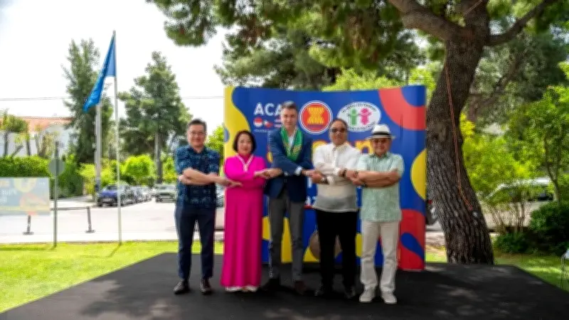 Hội chợ ASEAN tại Hy Lạp: Gian hàng Việt Nam thu hút đông đảo du khách