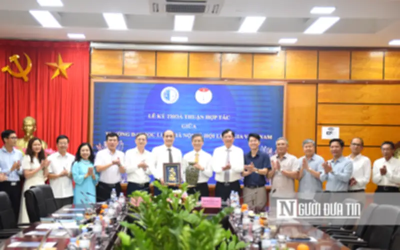 Hội Luật gia Việt Nam và Trường Đại học Luật Hà Nội ký kết hợp tác chiến lược
