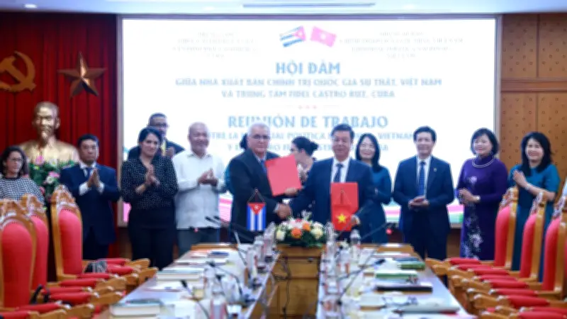 Hội đàm giữa Nhà xuất bản Chính trị quốc gia Sự thật và Trung tâm Fidel Castro Ruz