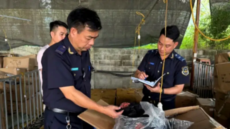 Hải quan phát hiện hàng loạt hàng giả thương hiệu nổi tiếng