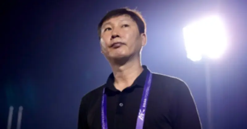 HLV Kim Sang-sik: Từ nguy cơ bị sa thải đến vị thế vững chắc tại AFF Cup 2026