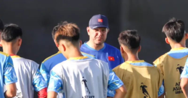 HLV Roland nói điều quan trọng về U17 Việt Nam sau trận thua