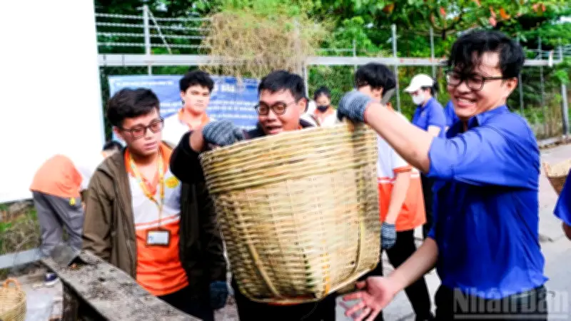 Hơn 1.100 người tham gia Ngày Chủ nhật xanh lần thứ 166 tại TP.HCM
