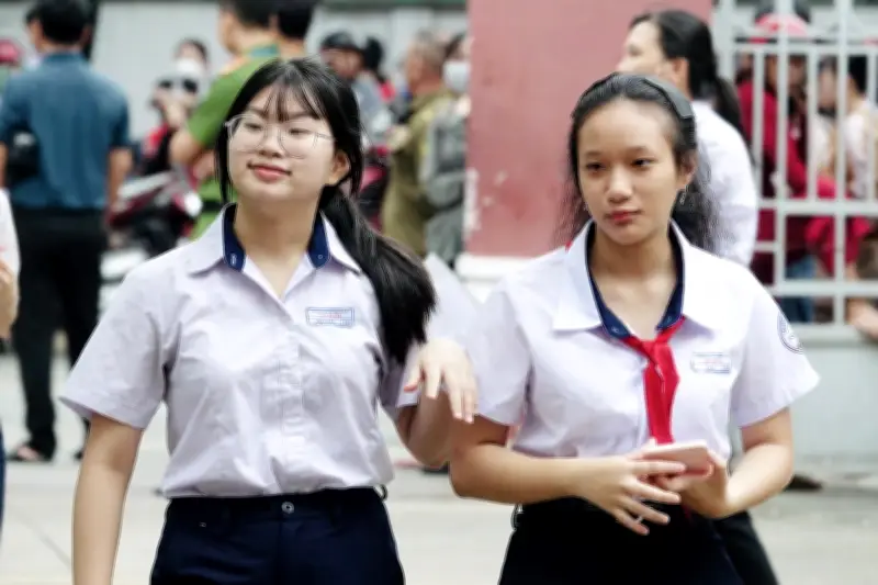 Hơn 151.000 thí sinh TPHCM bước vào môn thi đầu tiên kỳ tuyển sinh lớp 10